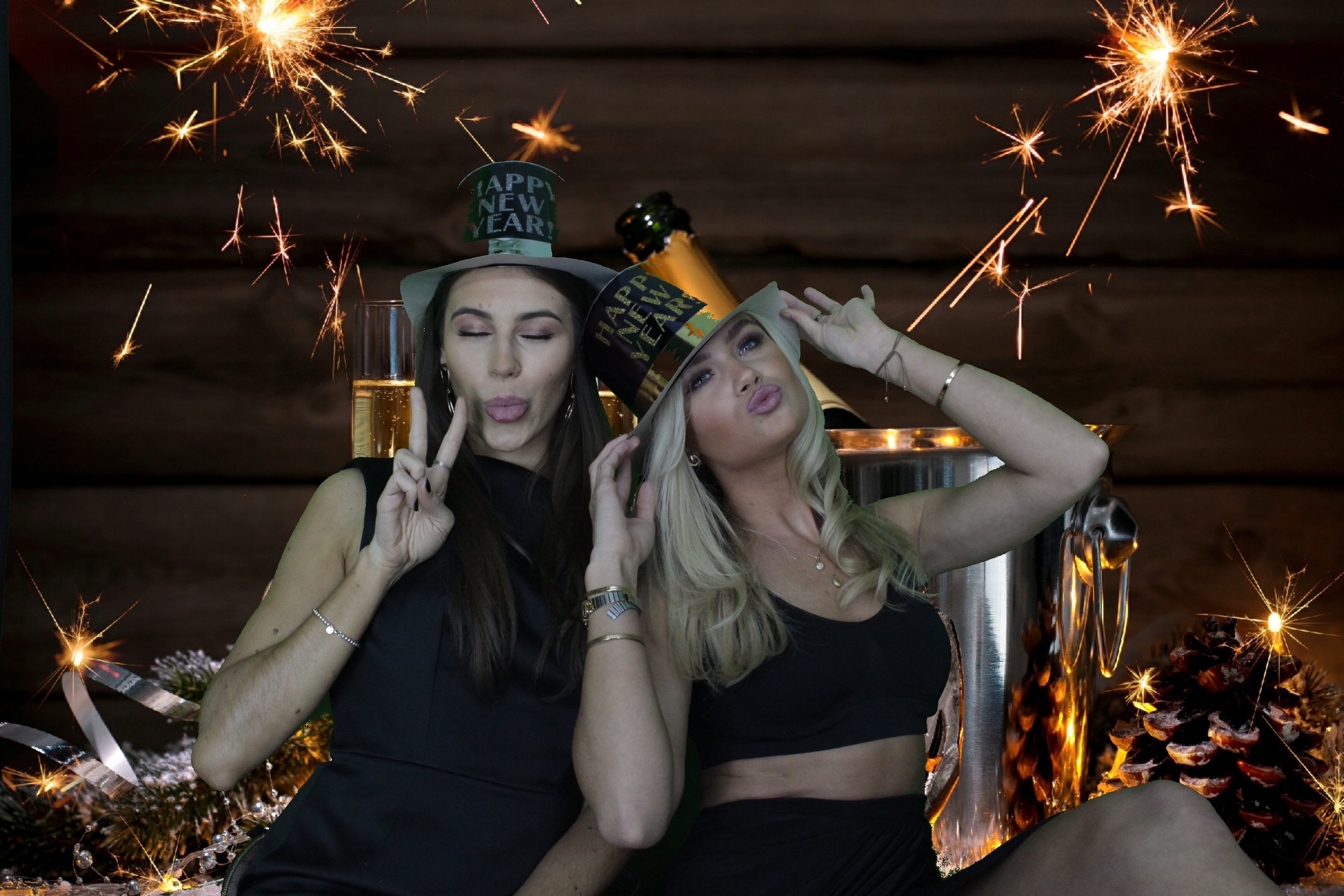 NYE Party | View more photos from the event at gallery.myphotoboothexperience.co.uk/u/MyPhotoBoothExperienceLtd/NYE-Party